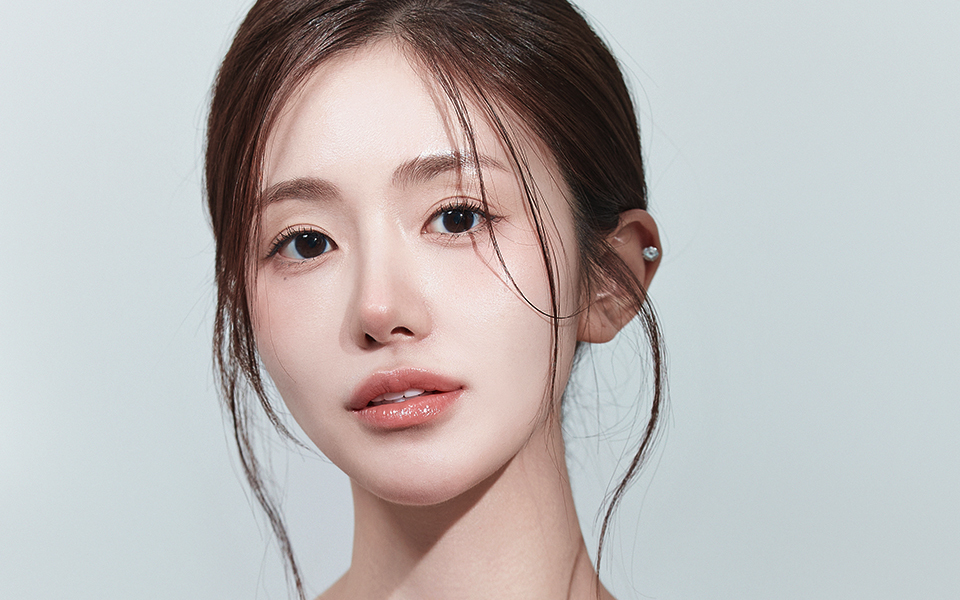 Before and after platysmaplasty tightening platysma muscle to correct neck bands and restore jawline definition at NANA Korea