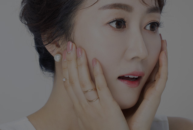 Youthful effect with increased cheek volume and improved nasolabial folds after mid facelift at NANA