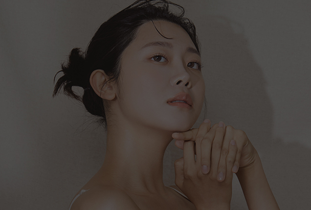 Smooth and slim chin contour with improved facial balance after augmentation at NANA