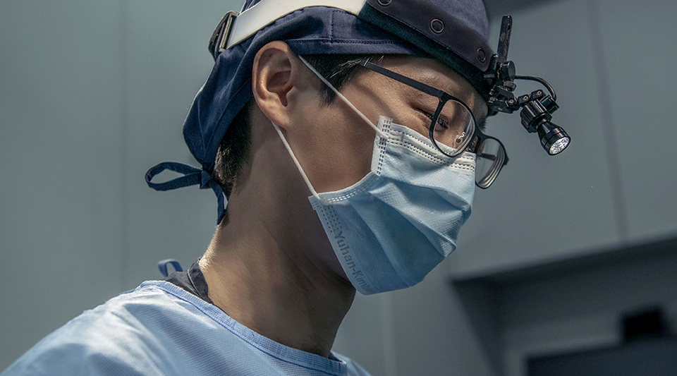 Male eye surgery feature 1 personalized 1 to 1 care from consultation to post-operative care at NANA Korea